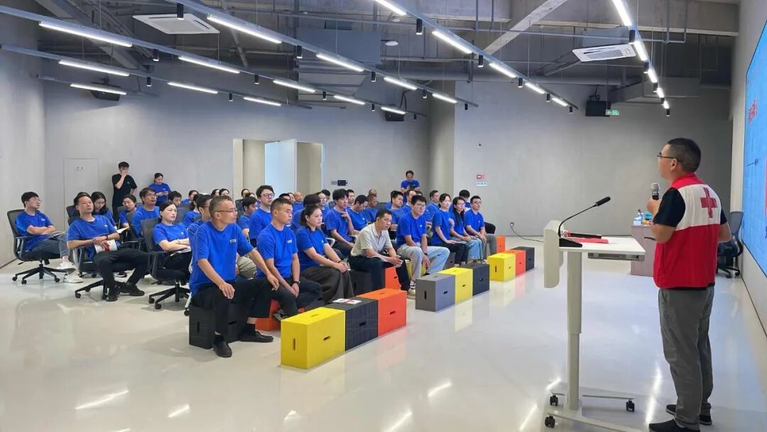 守护生命，“救”在身边 | 万升包装开展红十字急救员培训活动